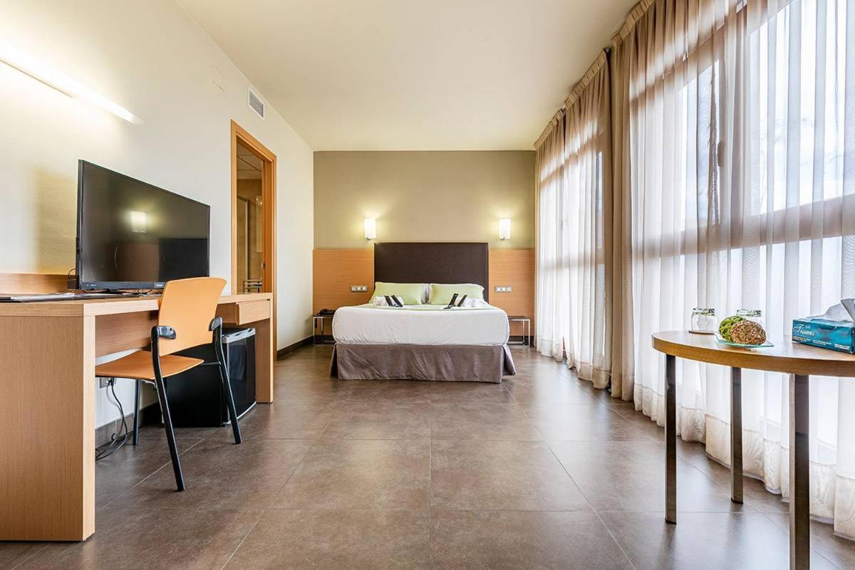 Hotel Pere III El Gran ヴィラフランカ・デル・ペネデス エクステリア 写真