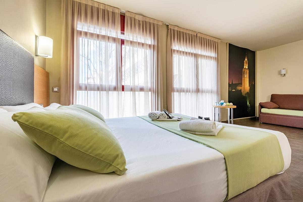 Hotel Pere III El Gran ヴィラフランカ・デル・ペネデス エクステリア 写真