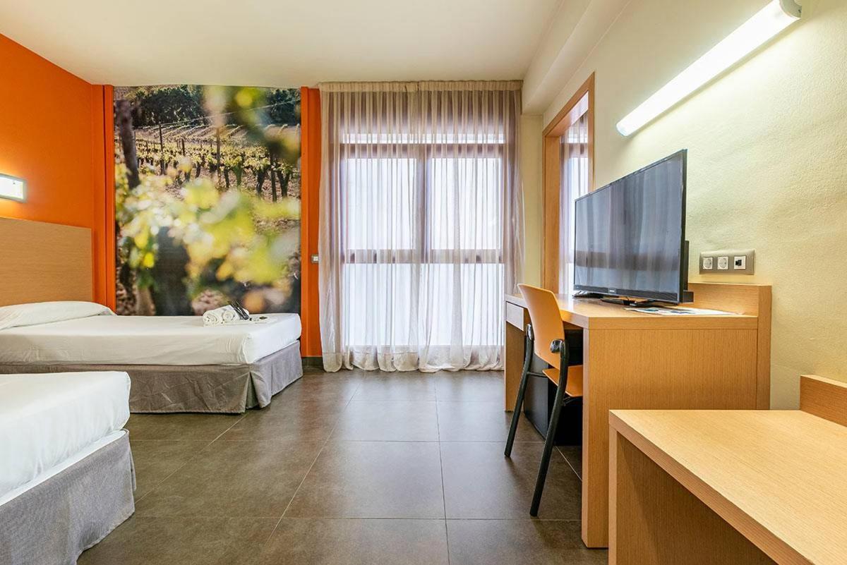 Hotel Pere III El Gran ヴィラフランカ・デル・ペネデス エクステリア 写真